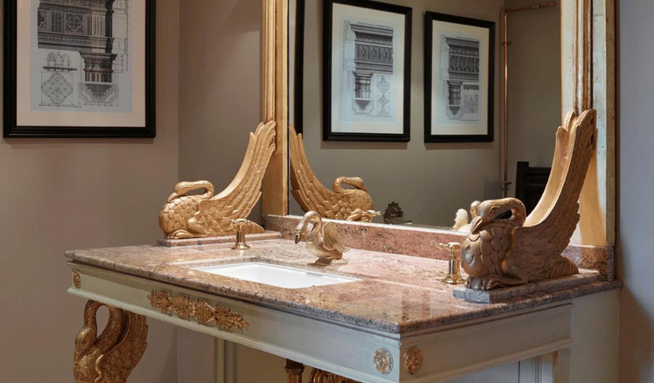 Batty Langley'S Hotel London Ngoại thất bức ảnh A gold leafed mirror
