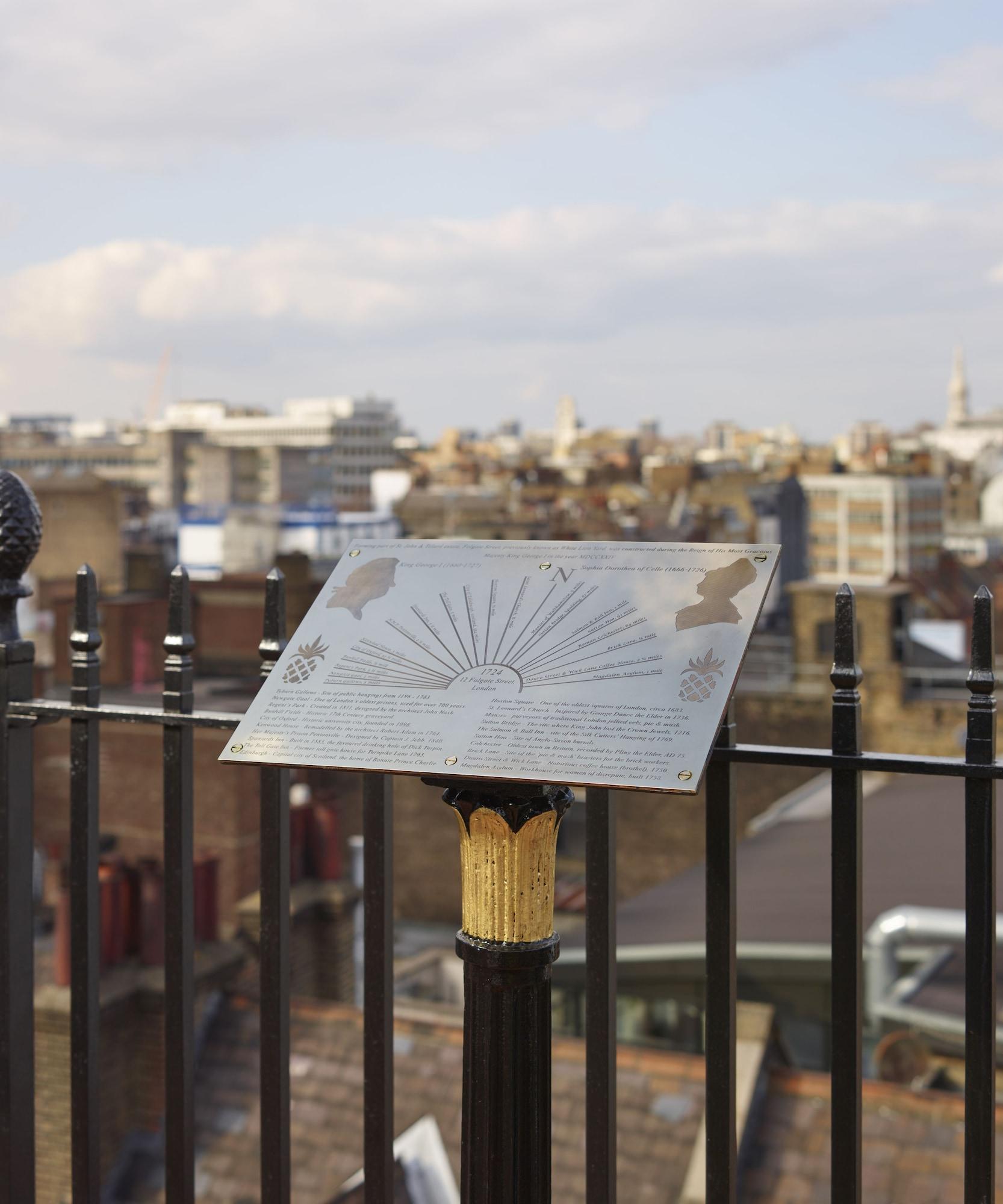 Batty Langley'S Hotel London Ngoại thất bức ảnh The plaque at the site of the first London Zoo